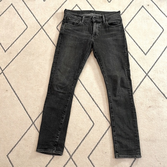 Vintage Levi’s black wash jeans - Picture 1 of 12